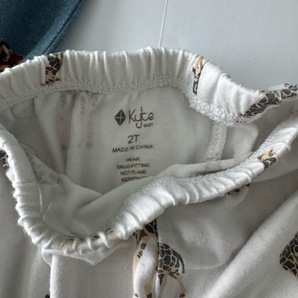 Bamboo Misc Pajama Lot Sizes 18-24M - Picture 12 of 15